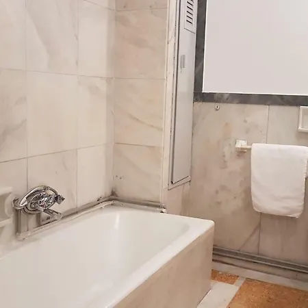Violet Errathens Apartment - Athens Center, 7 Bd, 3 Bath Exterior photo