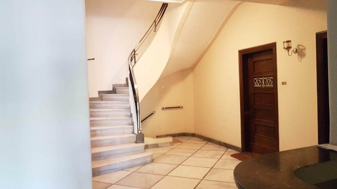 Apartment Violet Errathens - Center, 7 Bd, 3 Bath