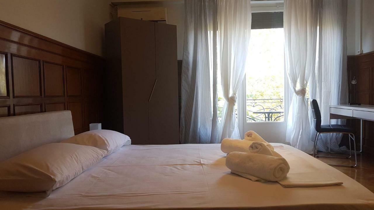 Violet Errathens - Center, 7 Bd, 3 Bath * Atény