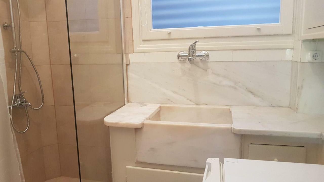 Violet Errathens - Center, 7 Bd, 3 Bath Athens