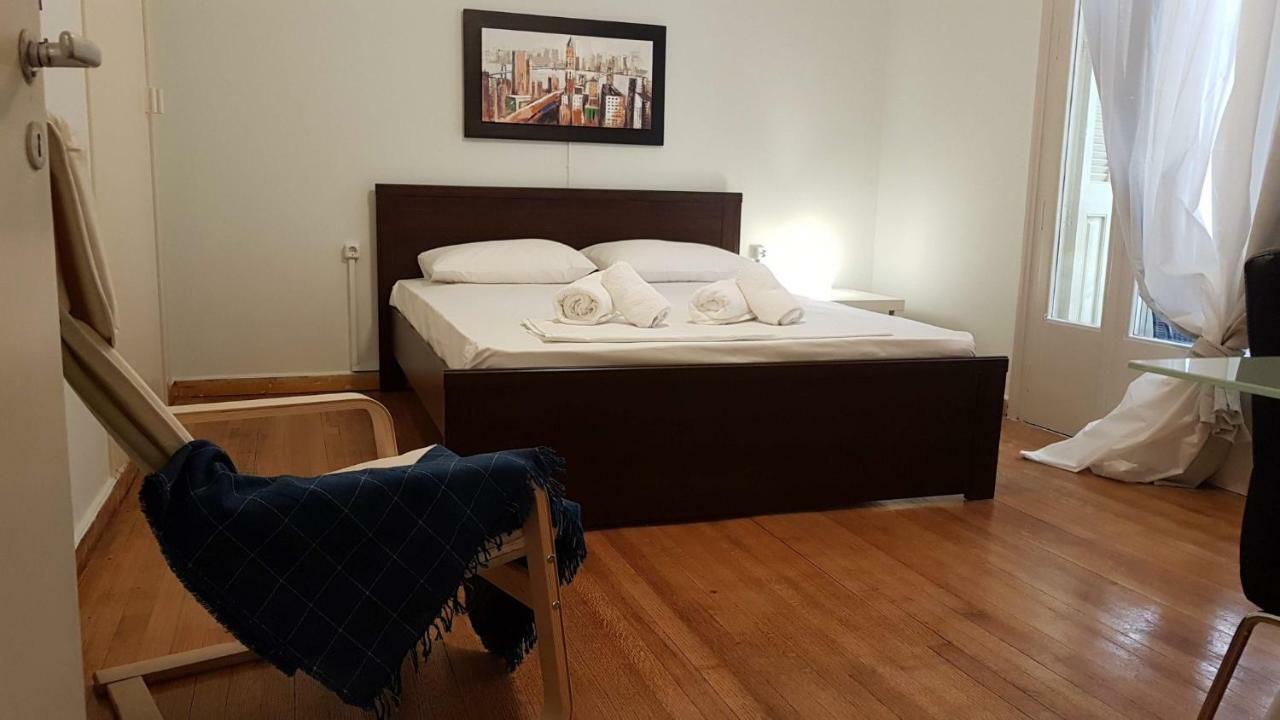 Violet Errathens - Center, 7 Bd, 3 Bath Apartment Athens