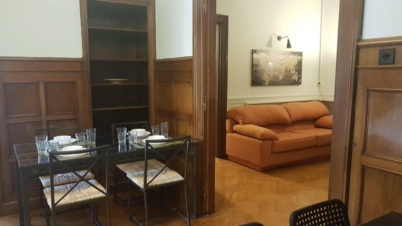 Violet Errathens - Center, 7 Bd, 3 Bath Athens