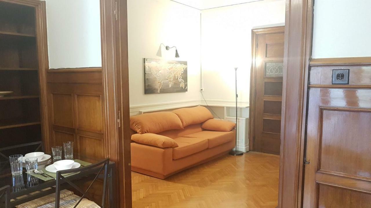 Violet Errathens - Center, 7 Bd, 3 Bath Apartment