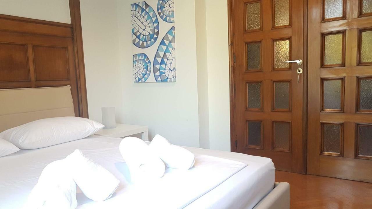 Violet Errathens - Center, 7 Bd, 3 Bath Apartment *