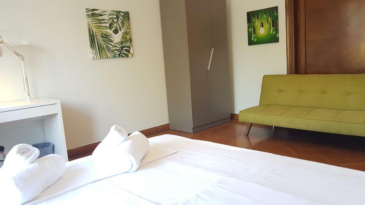 Apartment Violet Errathens - Center, 7 Bd, 3 Bath *