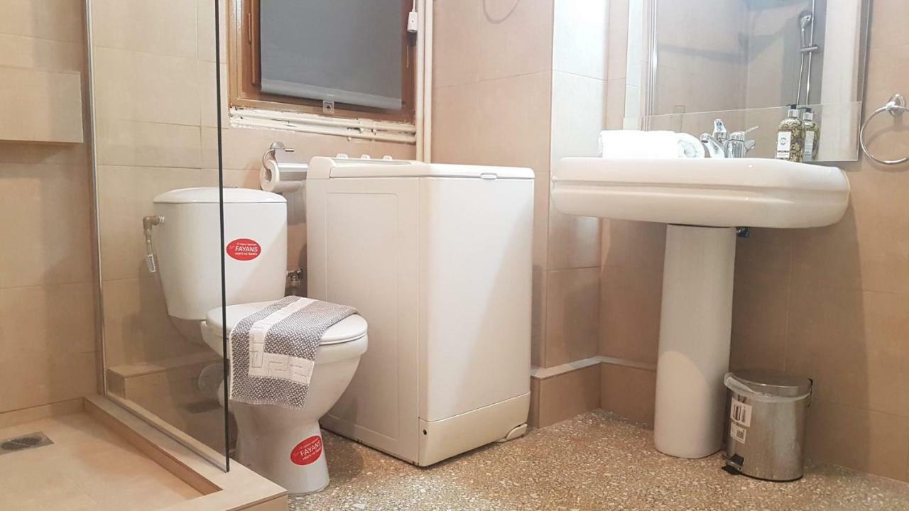 Apartment Violet Errathens - Center, 7 Bd, 3 Bath Athens
