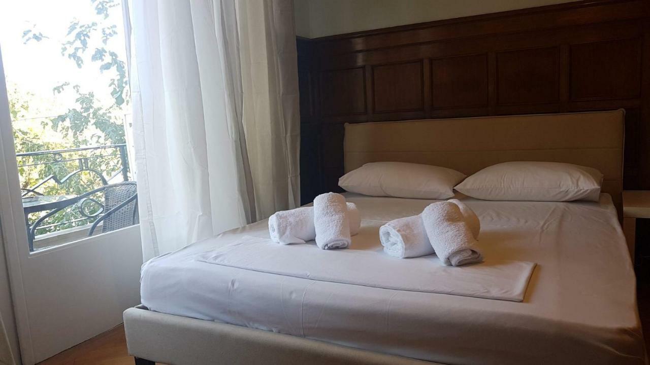 Apartmán Violet Errathens - Center, 7 Bd, 3 Bath Atény