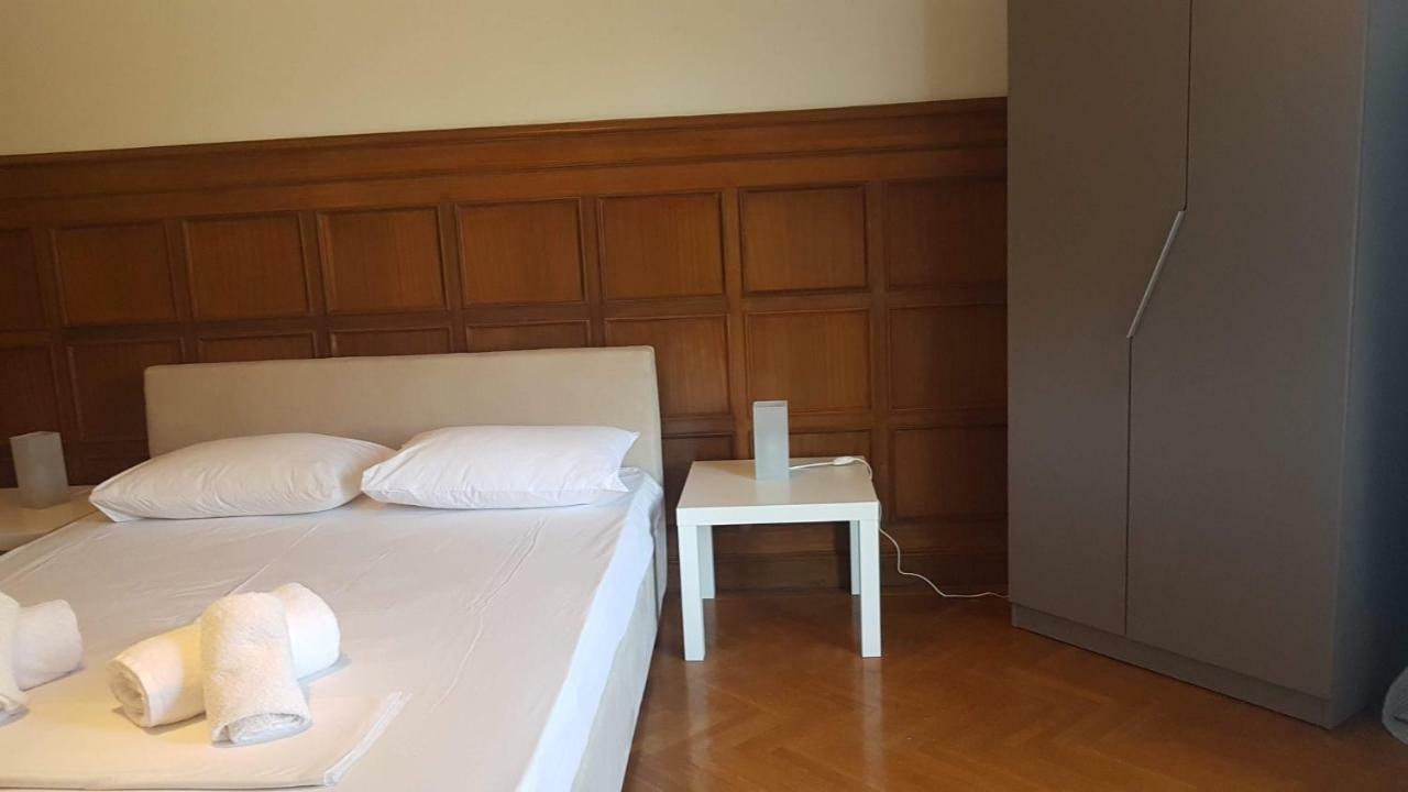 Violet Errathens - Center, 7 Bd, 3 Bath Apartment