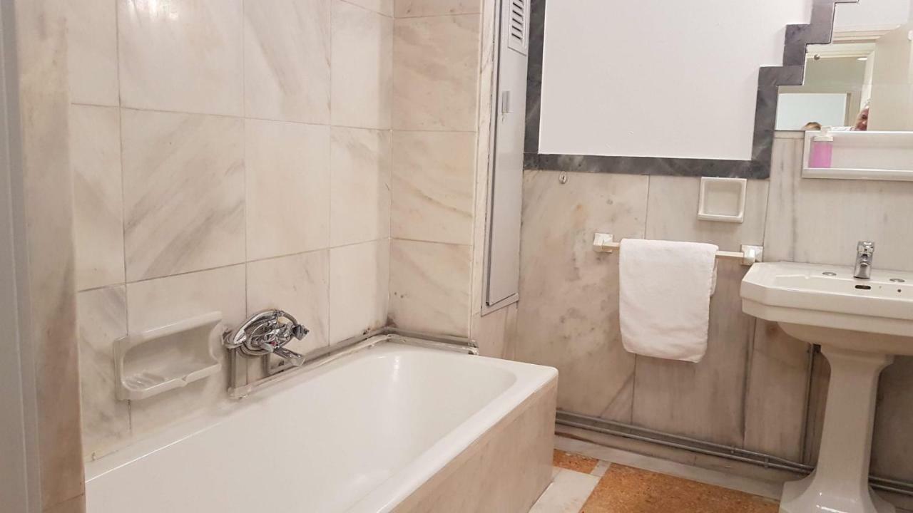 Apartment Violet Errathens - Center, 7 Bd, 3 Bath Athens