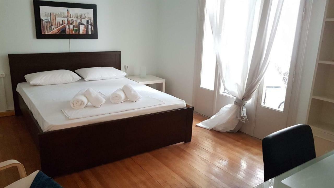 Apartment Violet Errathens - Center, 7 Bd, 3 Bath *